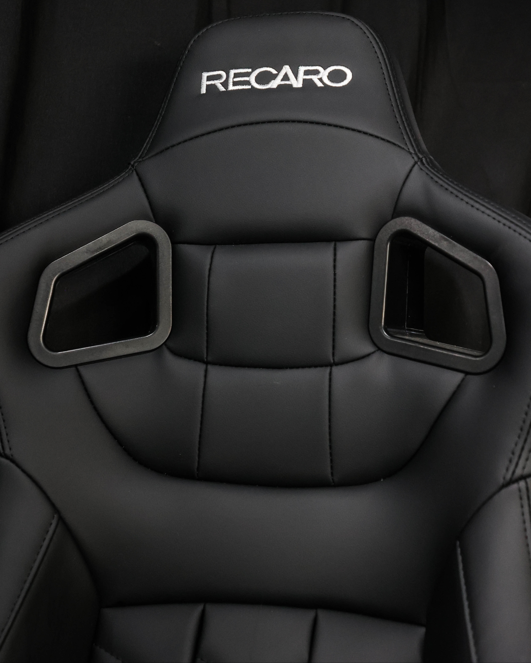 UNIVERSAL SEATS BLACK