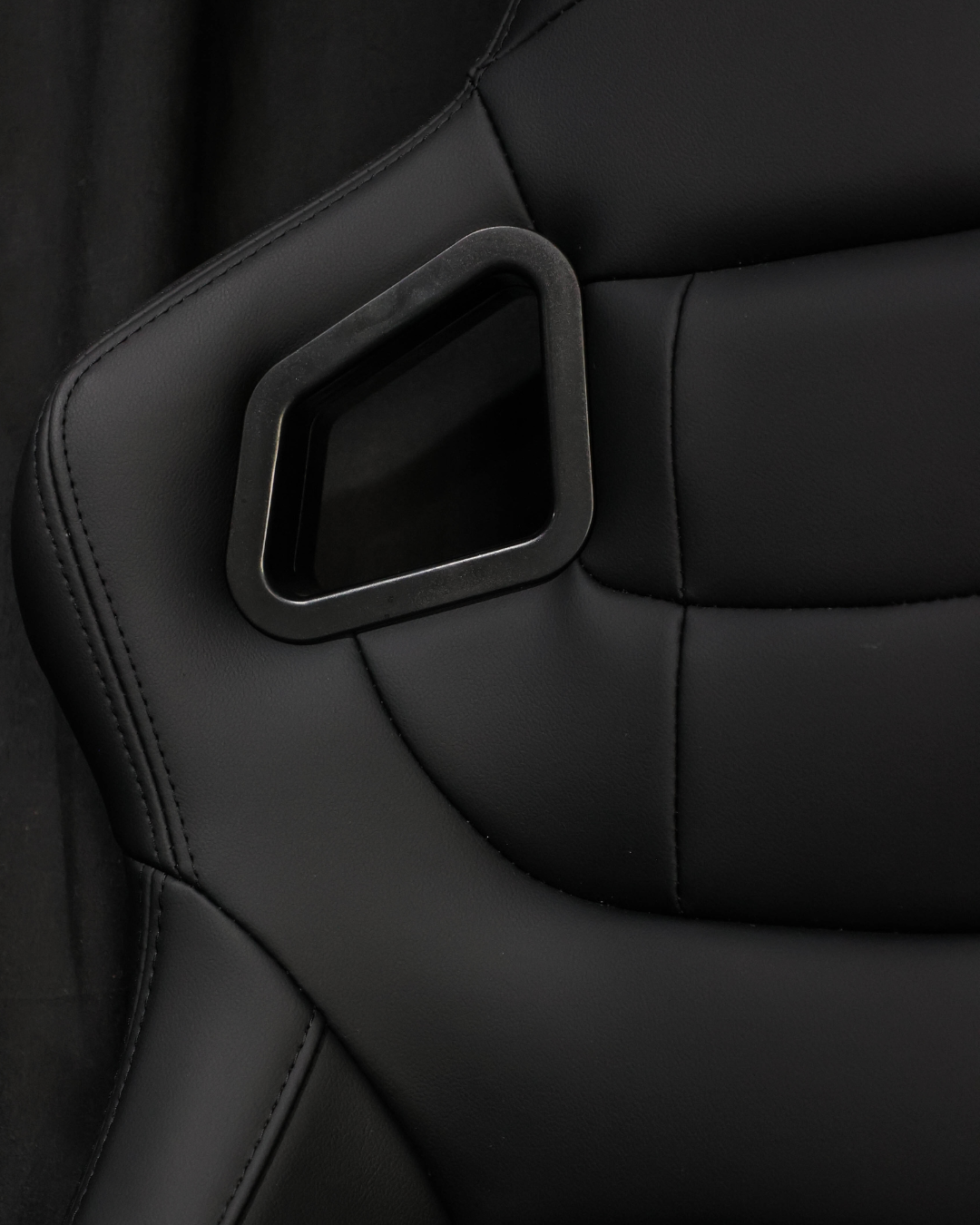UNIVERSAL SEATS BLACK