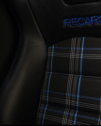 UNIVERSAL SEATS BLUE AND BLACK