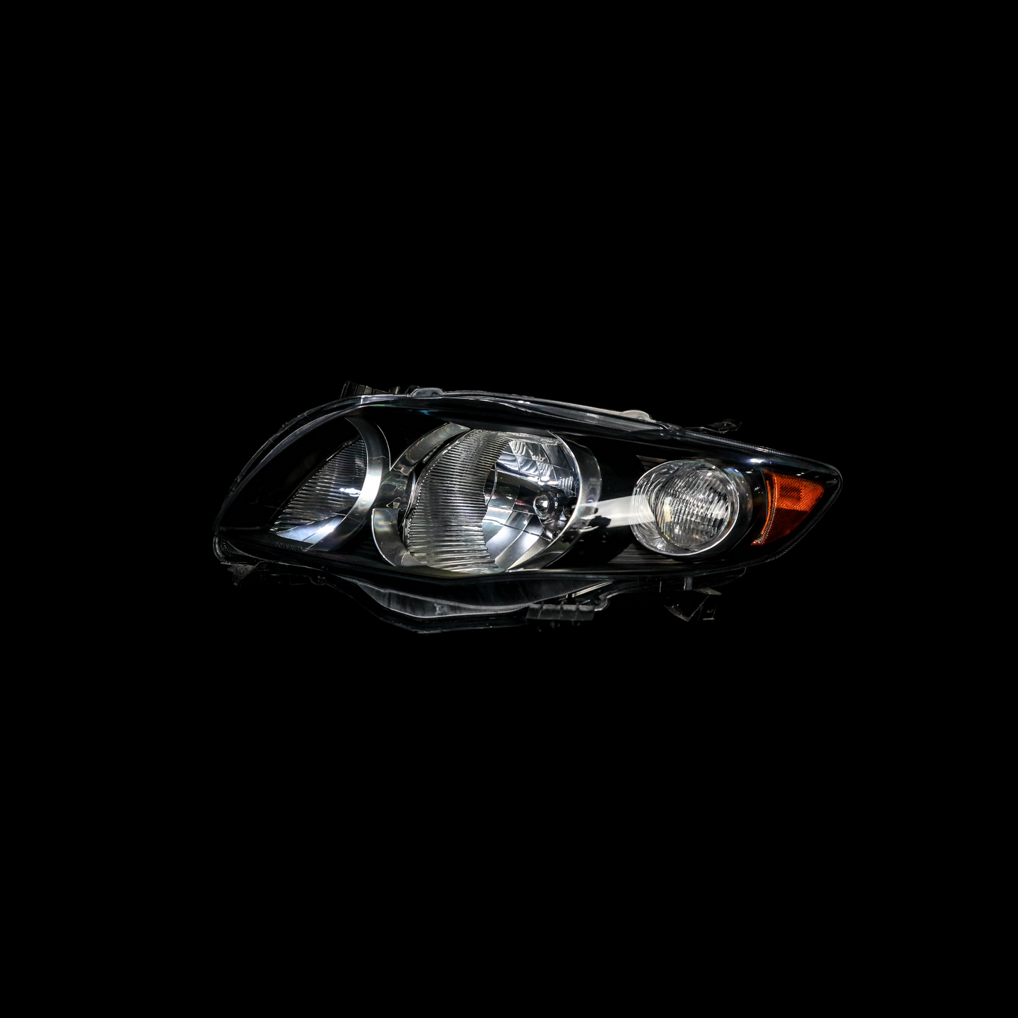 F5. TOYOTA COROLLA 2011-2013 SPOTLIGHT